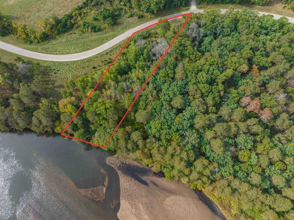 N2620 River Highland Dr, Lyndon Station, WI 53944