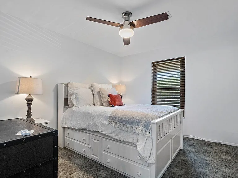 1369 Riverside Cir — Photo 22