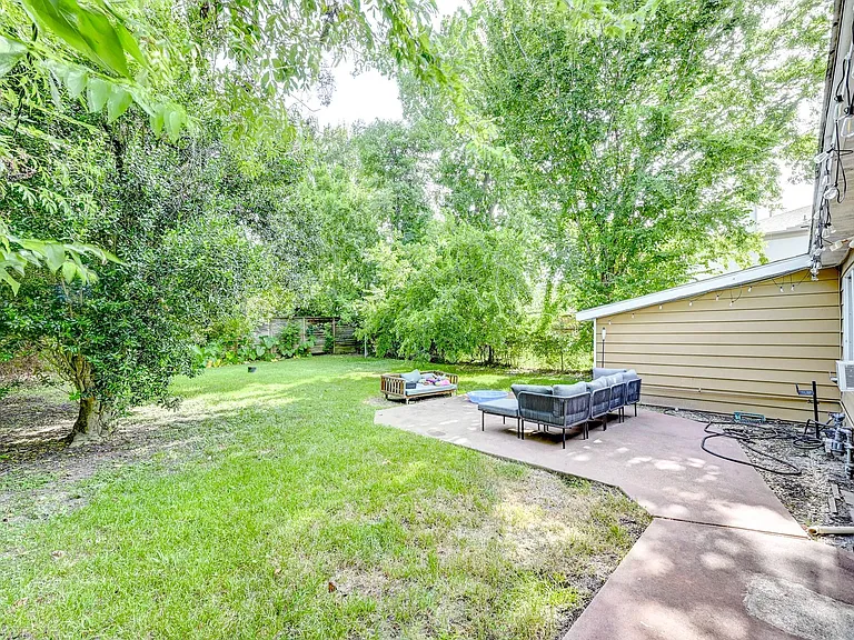 4311 Ione St — Photo 23
