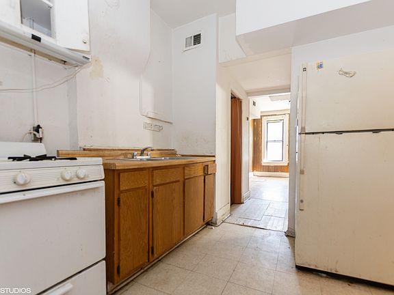 5th image of 10510 S Maryland Ave