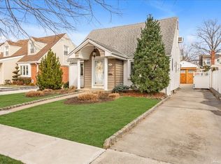 23-51 204th St, Bayside, NY 11360