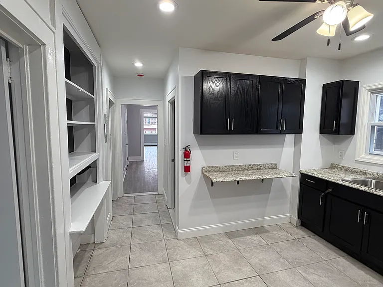33-35 Cedar Ave #2 — Photo 12
