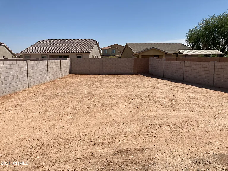 2356 N Sand Hills Ct — Photo 15