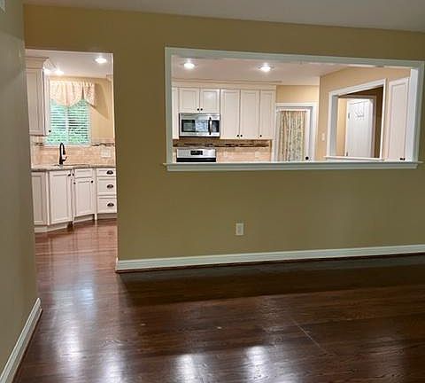 Open Concept living/kitchen