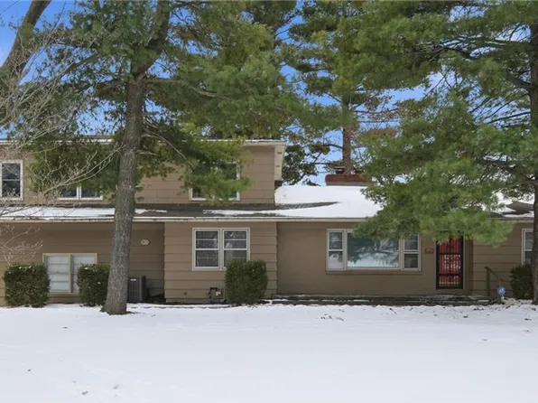 6209 NW Tower Dr, Platte Woods, MO 64151