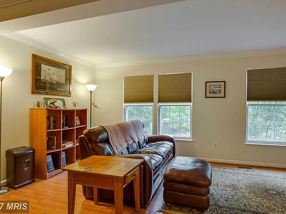 3rd image of 9604 Becker Ct