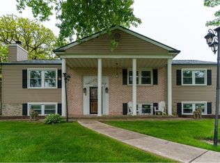 24804 S Oak Ln, Crete, IL 60417