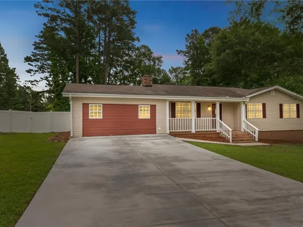 25 Carriage Ct, Stockbridge, GA 30281