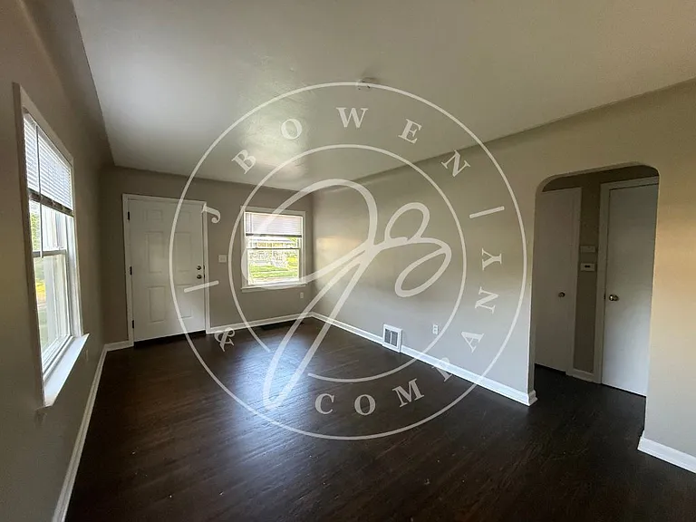 814 Marmion Ave — Photo 3