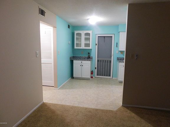 3rd image of 190 E Olmstead Dr #8