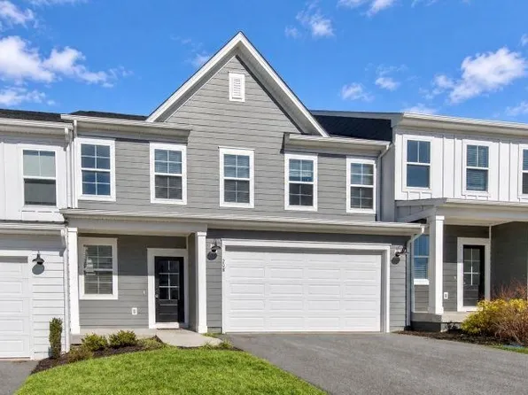208 Addison Ct, Blacksburg, VA 24060