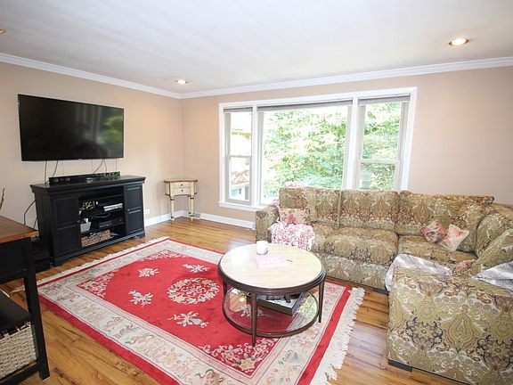 3rd image of 10511 S Artesian Ave #2