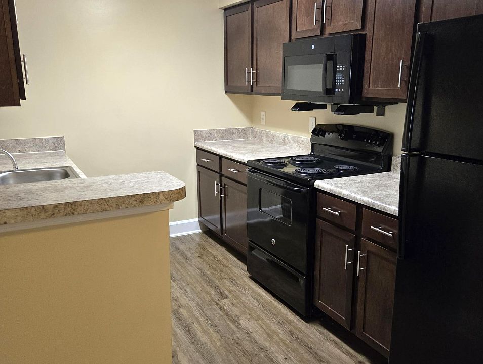1st image of 198 Old Hull Rd APT 708