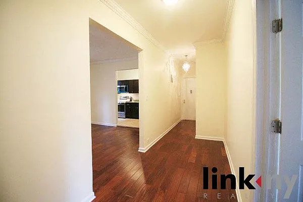 Rented by Link NY Realty | media 4