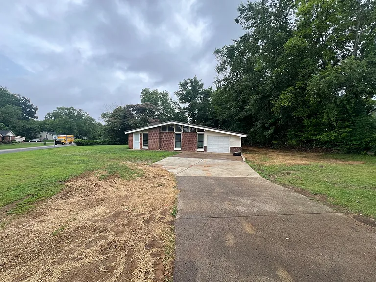 7 Concord Dr — Photo 2