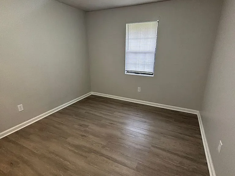 105 Wheeler Dr — Photo 8