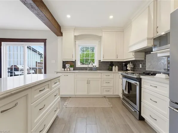394 Charlton Ave W, Hamilton, ON L8P 2E7