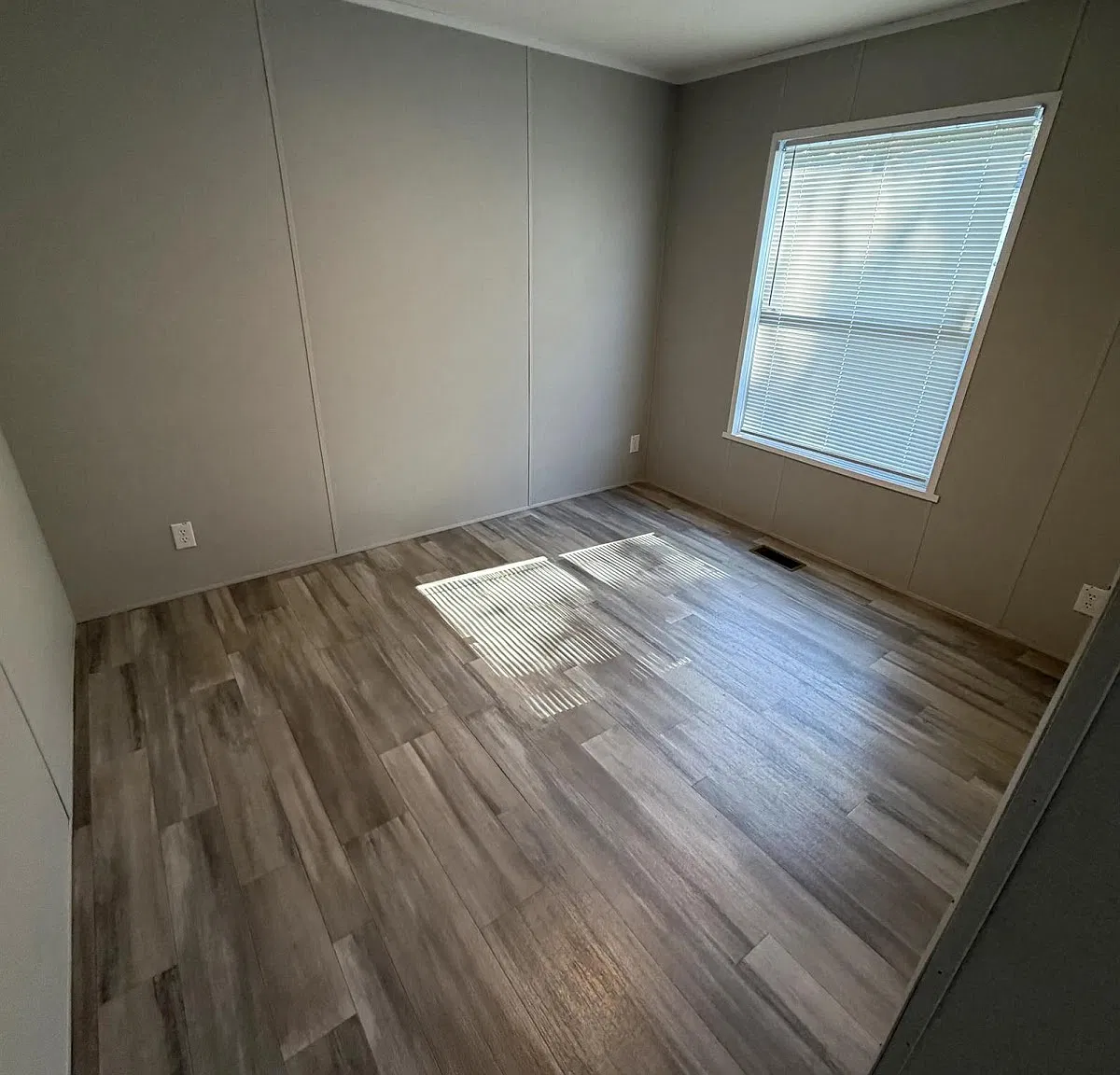 2 bed, 1.0 bath, 864 sqft, $1,350 — Photo 4