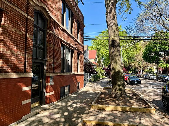 2nd image of 1946 W Bradley Pl APT 1E