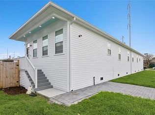 8735 Olive St, New Orleans, LA 70118