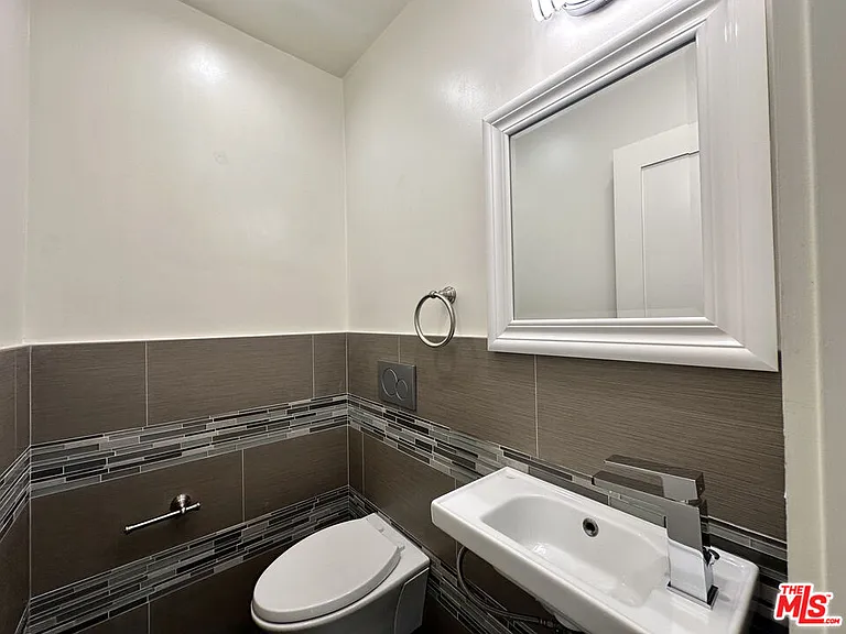 1155 Horn Ave #1 — Photo 6
