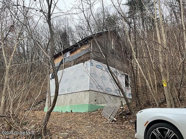 1st image of 711 Vedder Mountain Road