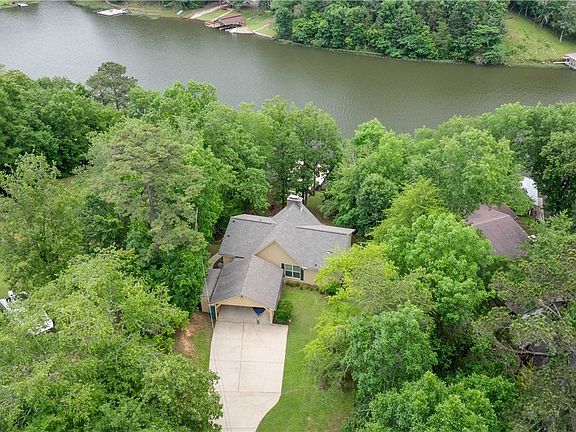 4th image of 15801 Lake Hills Dr