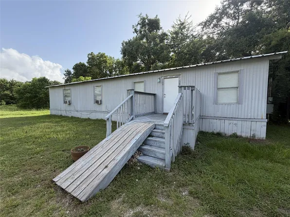 599 S Cochran St, Willis, TX 77378