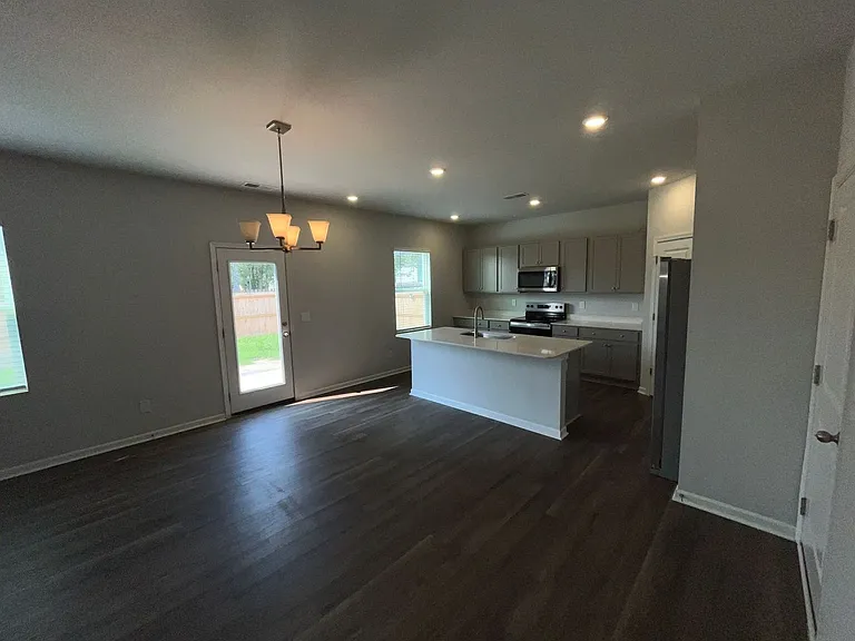 503 Sandy Hollow Dr — Photo 6