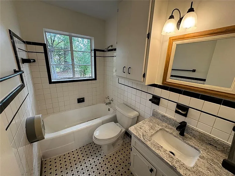 713 Iris Ave — Photo 15