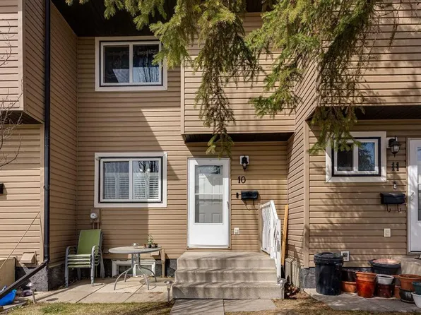 96 S Holmes St #10, Red Deer, AB T4N 6G6