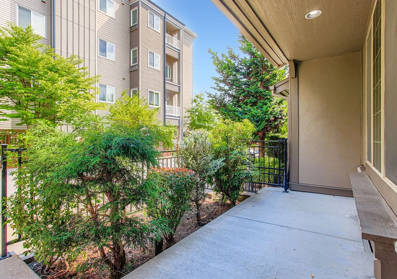 Bethany Village-Two bedroom TH Delight — Photo 2