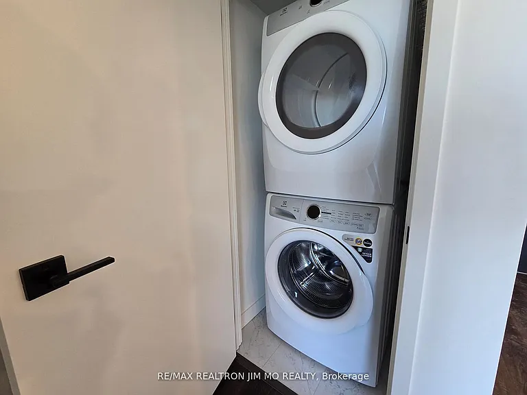 609 Sherbourne St #1109 — Photo 10