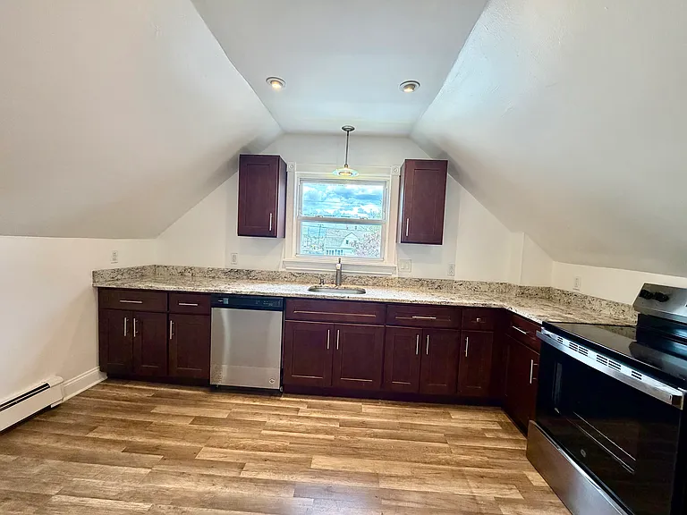 980 Washington St #2 — Photo 3
