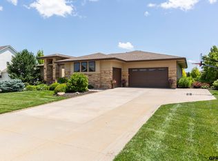 23617 Hampton Rd, Elkhorn, NE 68022