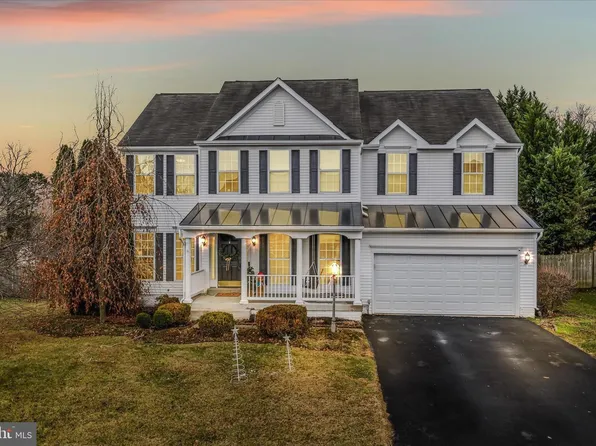 250 Rustling Leaf Pl, Kearneysville, WV 25430