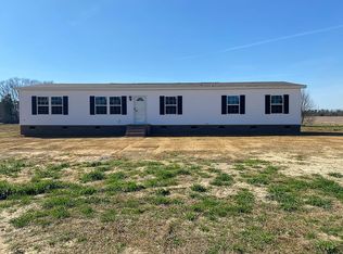 40 Bermuda Dr, Saint Pauls, NC 28384