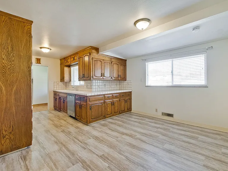 4712 Clarendon Dr — Photo 27