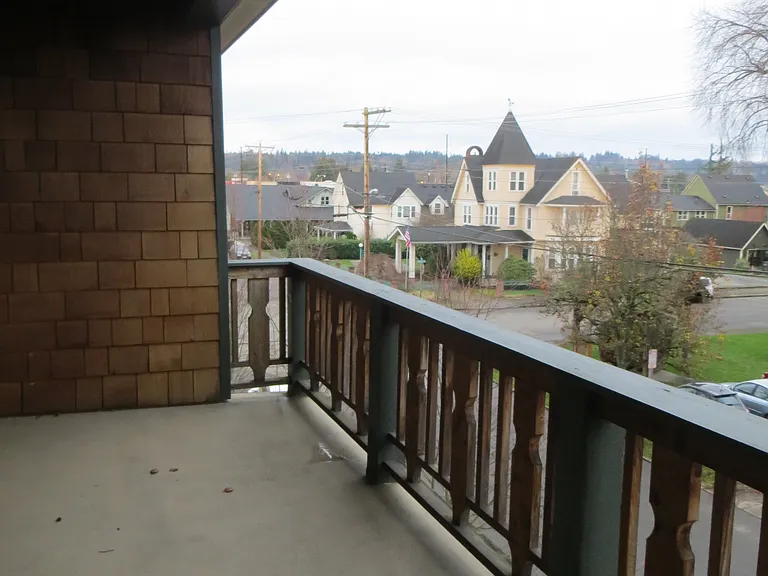 110 Cedar Ave — Photo 7