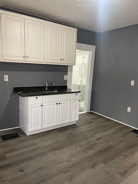 1st image of 51 Harrison Pl #51