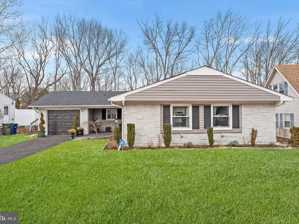 97 Holbrook Ln, Willingboro, NJ 08046