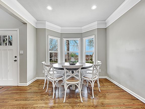 3rd image of 8416 Strasbourg Ct