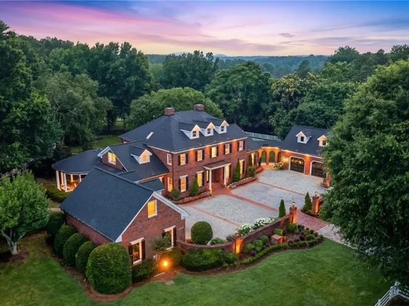555 Tullamore Way, Milton, GA 30004