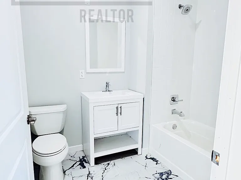 65 Auburn St #196 — Photo 6