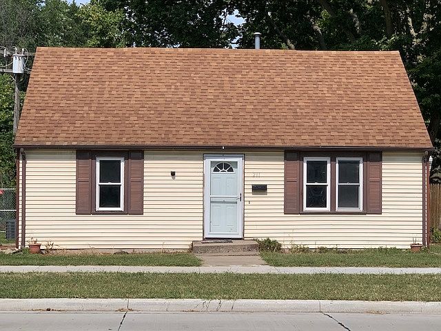 1st image of 211 W Cleary St
