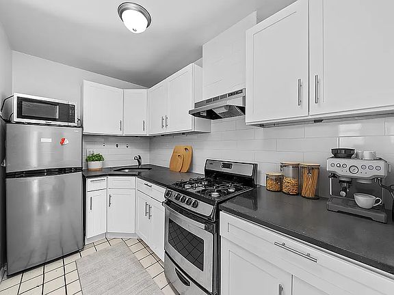 5th image of 153 Edgecombe Ave APT D3