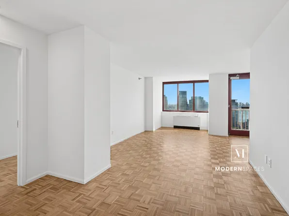 4-74 48th Avenue image 2 of 28