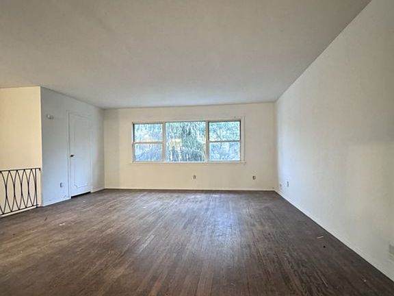 4th image of 244A47 Grand Central Pkwy Floor 2