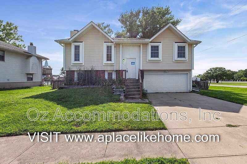 1st image of 204 Bedford St