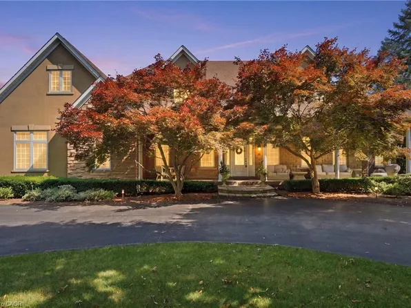 11 Palomino Dr, Hamilton, ON L0R 1H3